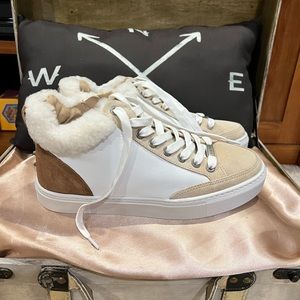 NWT J Slides Leslie high tops
